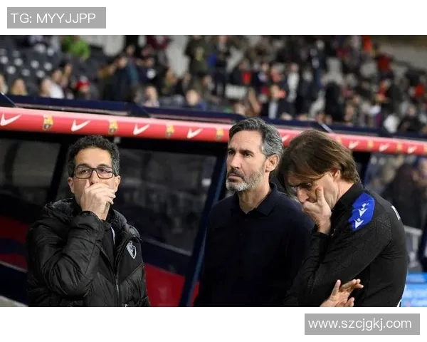 足球明星离世的悲痛时刻回顾与影响分析 足球明星离世的悲痛时刻回顾与影响分析