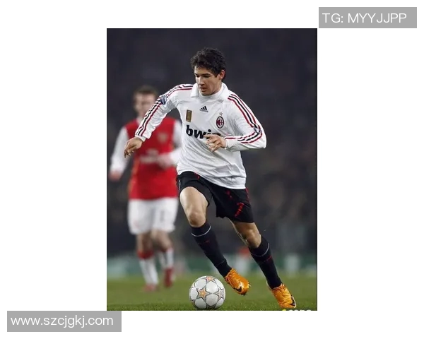 转场足球明星名单全解析揭示转会市场的风云变幻与球员动态 转场足球明星名单全解析揭示转会市场的风云变幻与球员动态